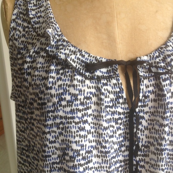 Top - Picture 2 of 4